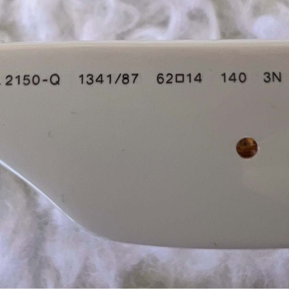 Versace White and Gold Unisex Sunglasses NWOT - Picture 4 of 5